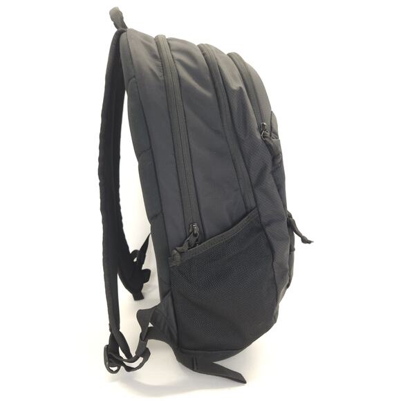 THULE Backpack 18L Black Safe Zone Laptop Daypack Travel School Work Gorpcore - Picture 2 of 9